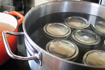 How to Start Water Bath Canning Without Fear (Beginner’s Guide)
